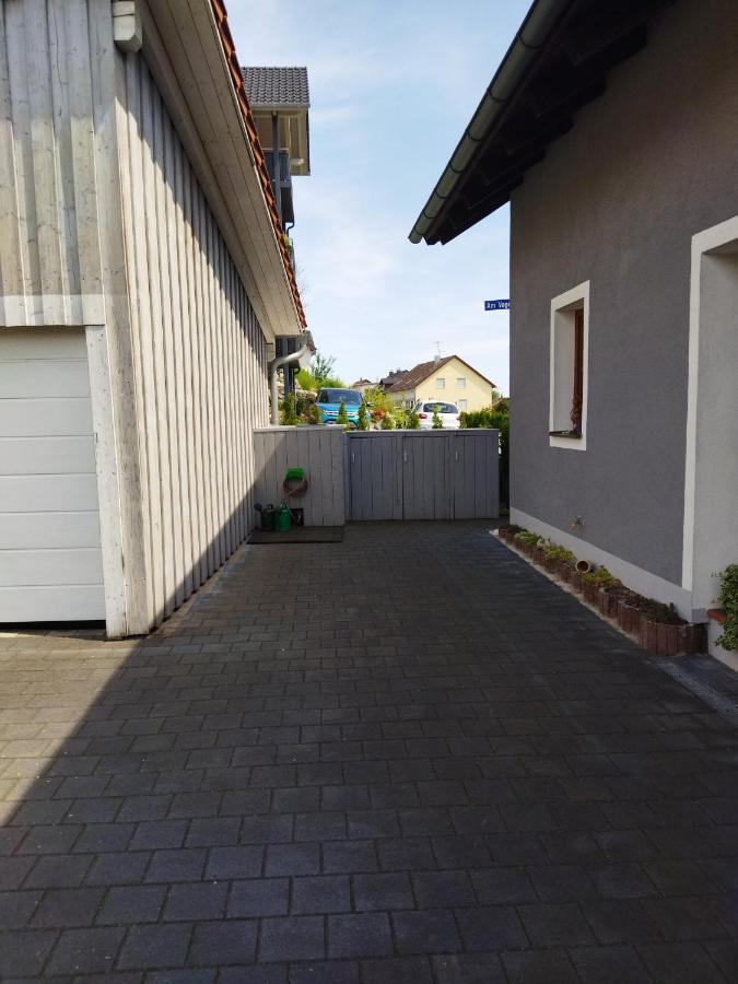 Aussergewoehnliche Atelierferienwohnung Mit Balkon An Der Donau Winzer Exterior photo