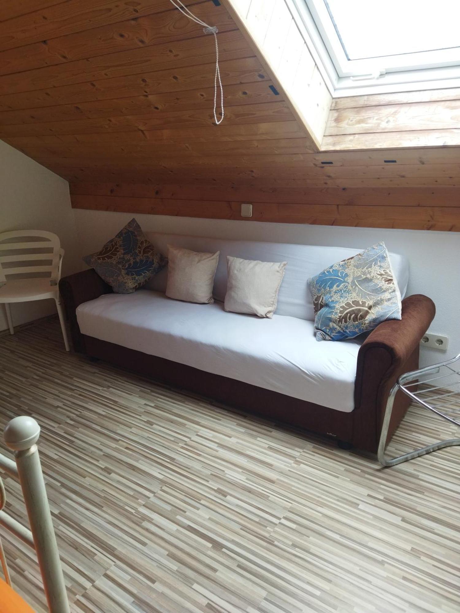 Aussergewoehnliche Atelierferienwohnung Mit Balkon An Der Donau Winzer Exterior photo